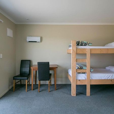 Hokitika Holiday Park Room photo
