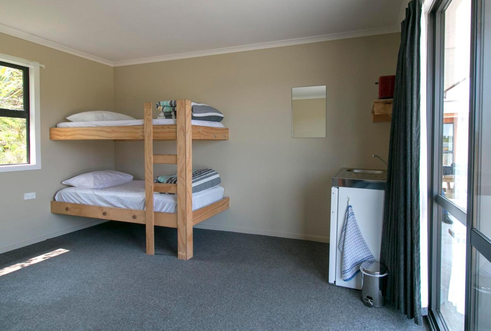 Hokitika Holiday Park Room photo