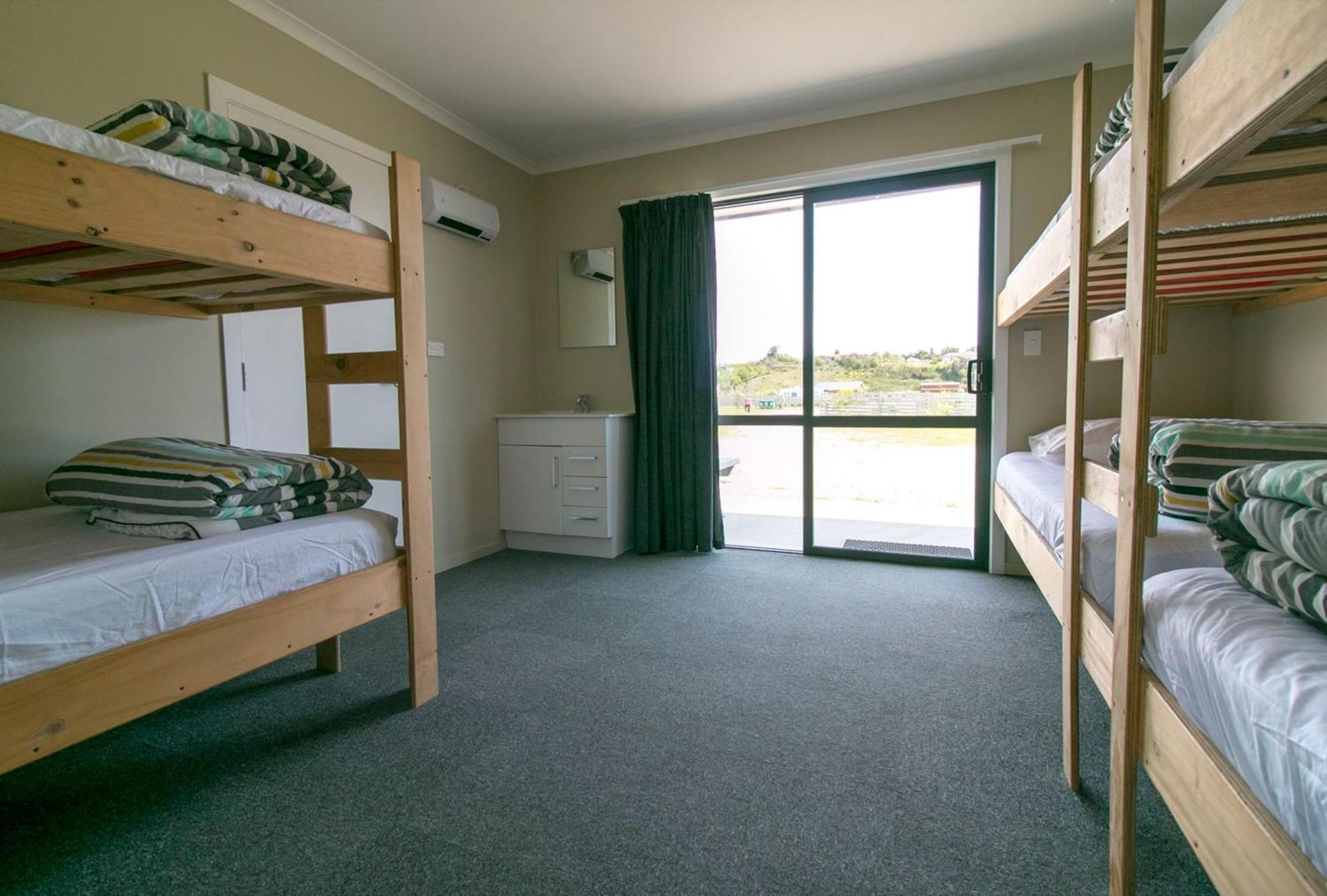 Hokitika Holiday Park Room photo