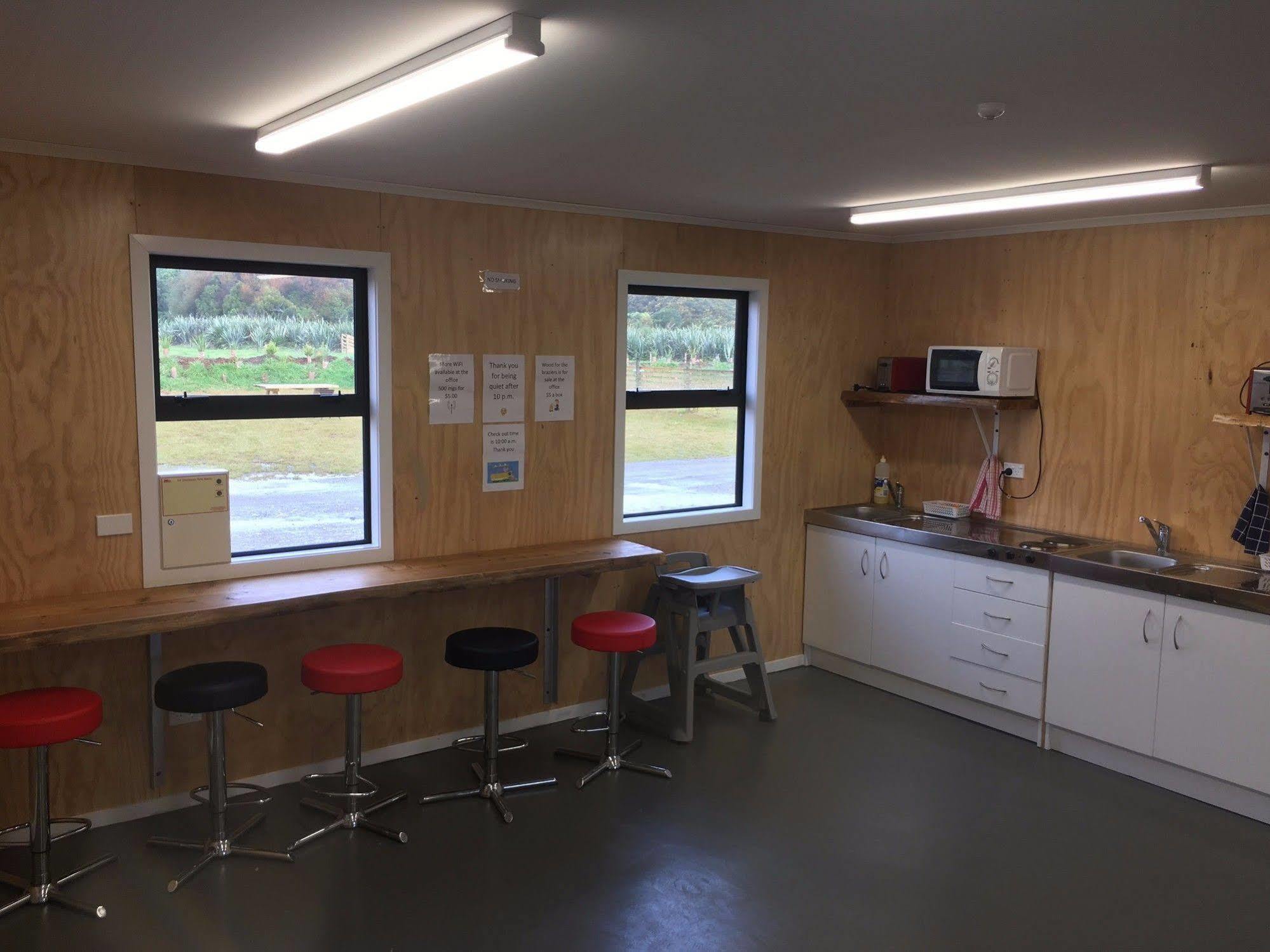 Hokitika Holiday Park Exterior photo