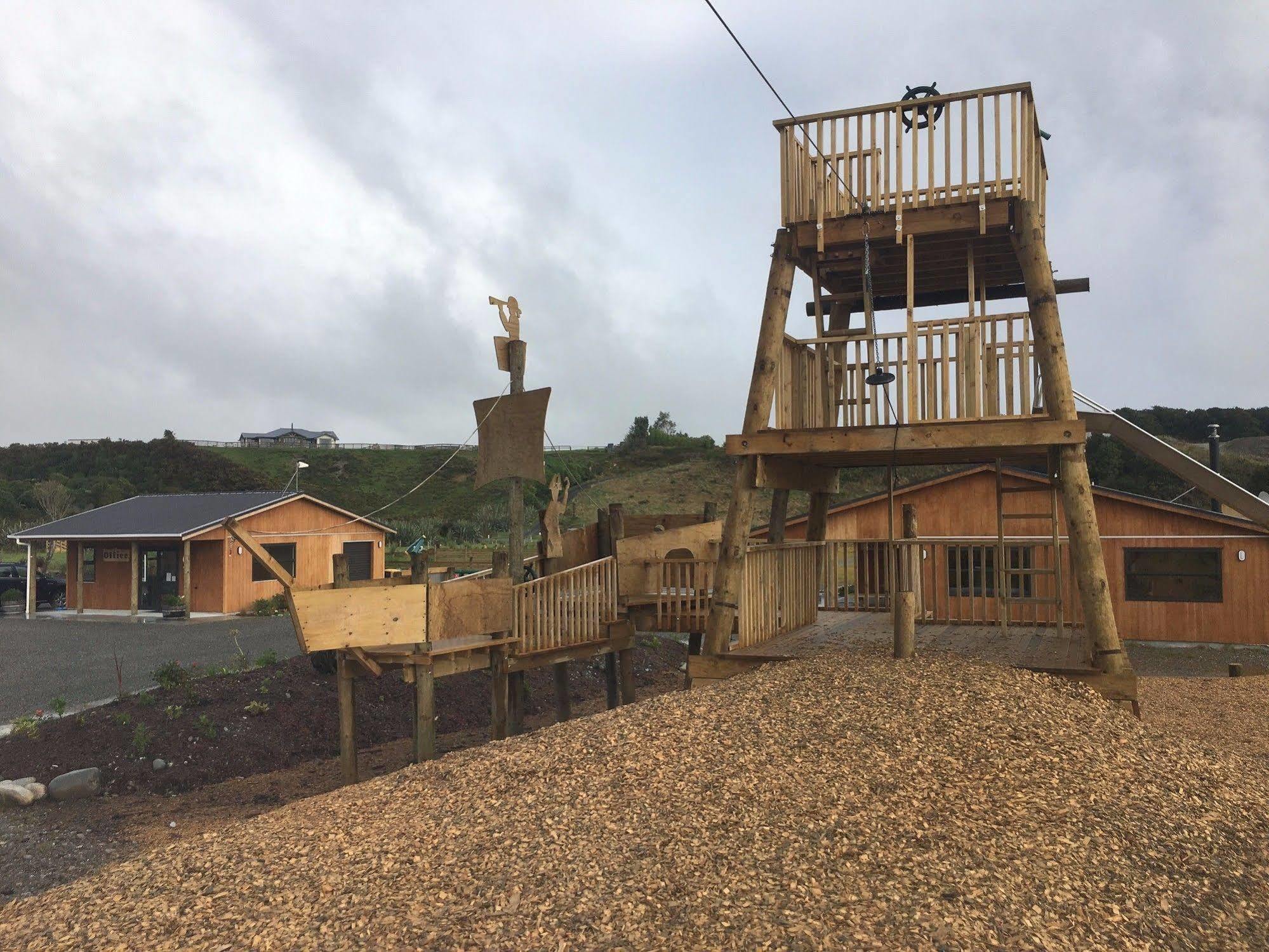 Hokitika Holiday Park Exterior photo